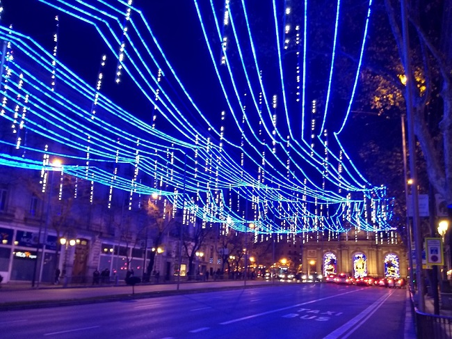 Calle-Alcalá-karácsonyi-fény